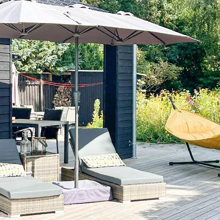 Stunning In بيت للعطل Dronningmølle